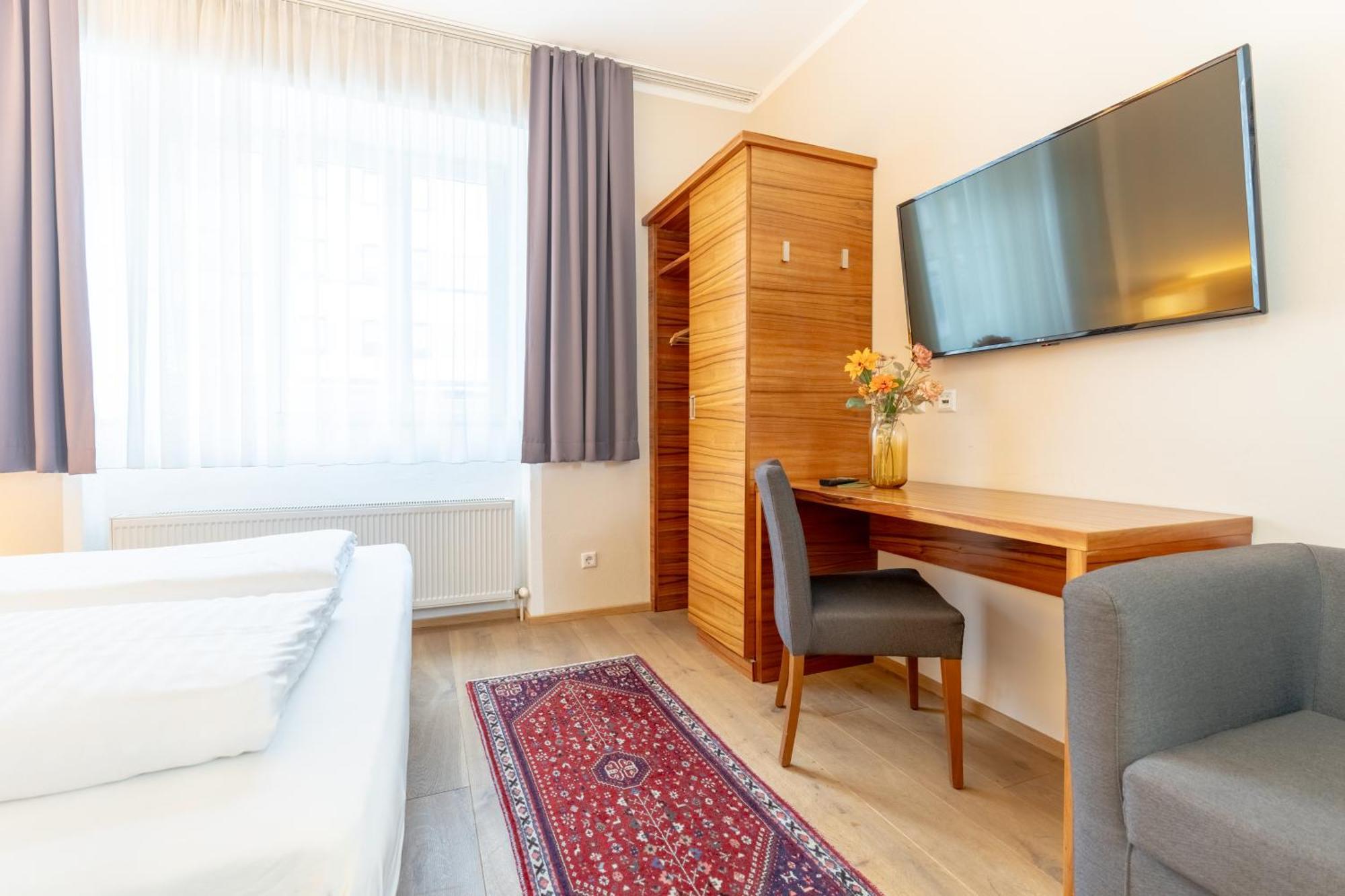 Szálloda Jedermann Boutiquehotel Mit Stadtgarten