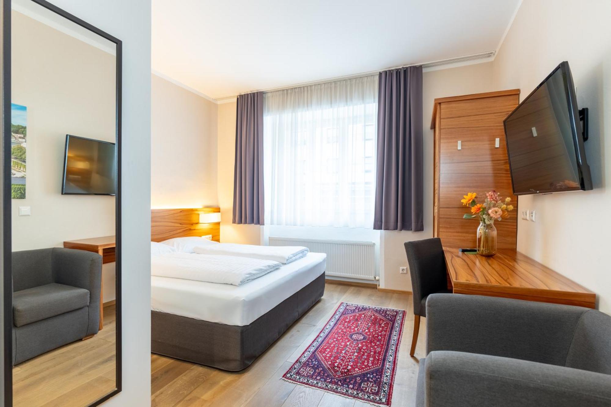 Jedermann Boutiquehotel Mit Stadtgarten Szálloda