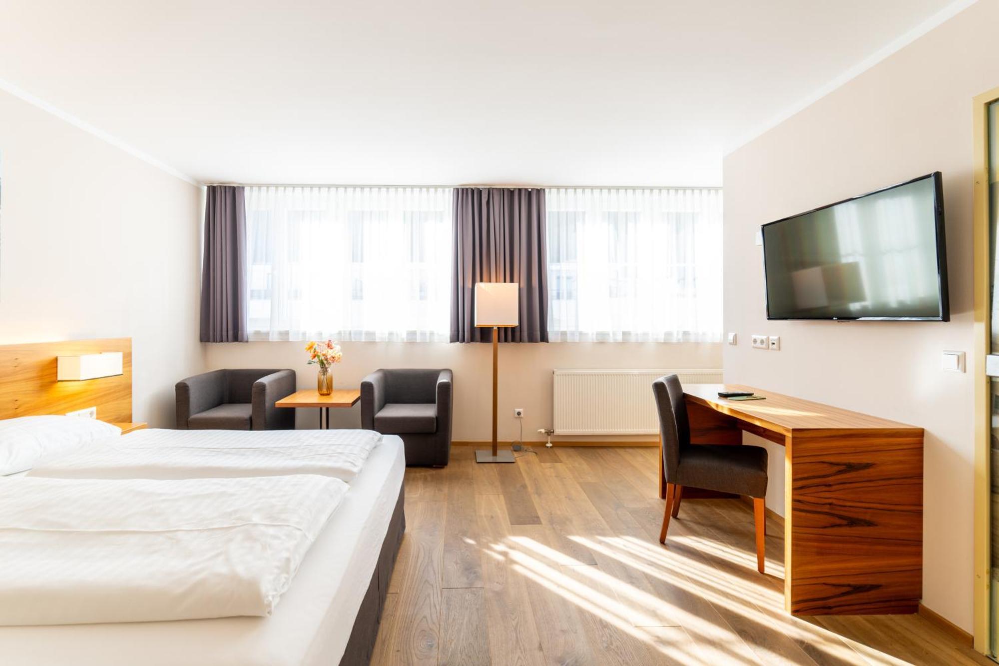 Szálloda Jedermann Boutiquehotel Mit Stadtgarten