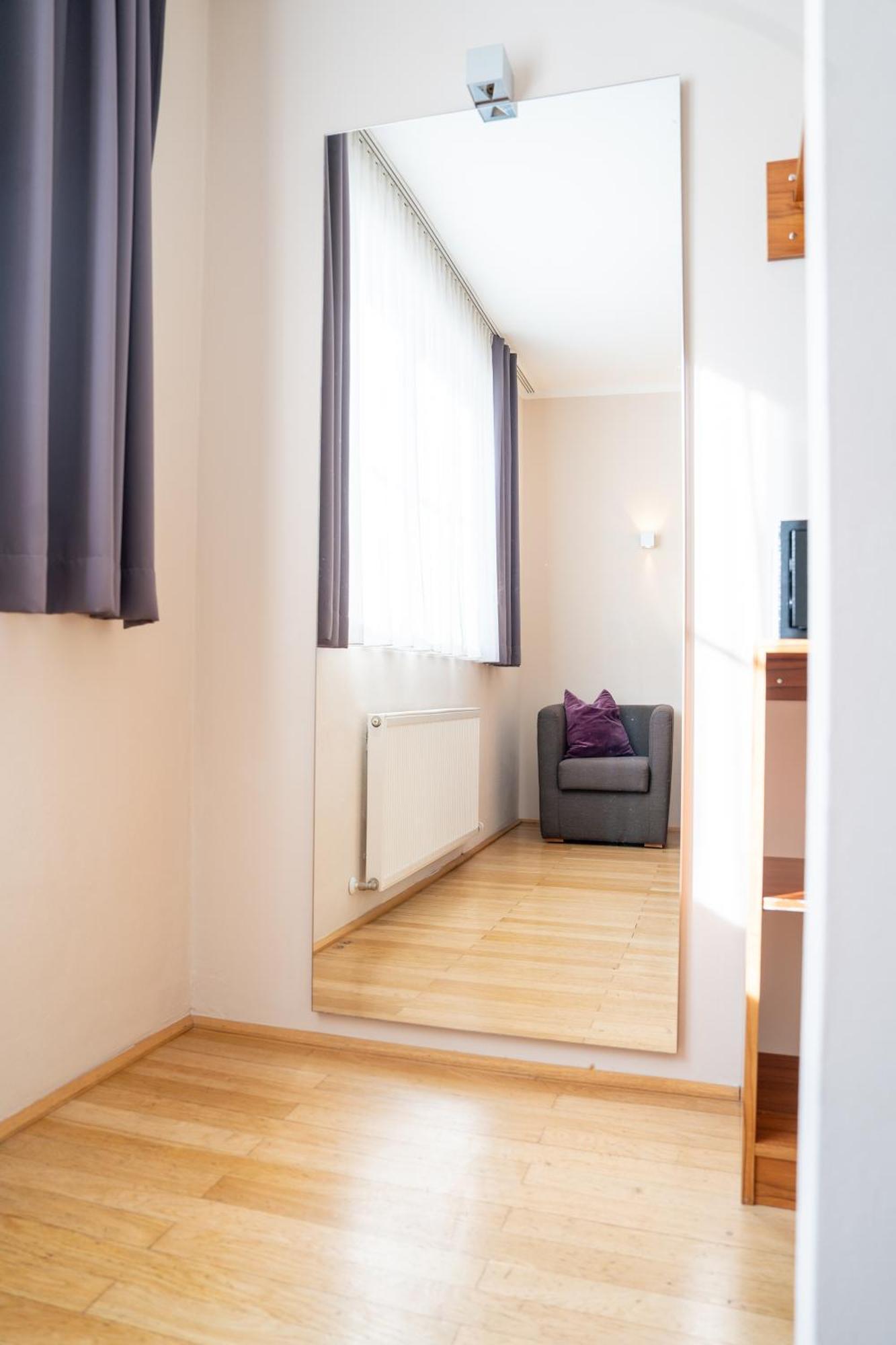 Jedermann Boutiquehotel Mit Stadtgarten Szálloda 3*